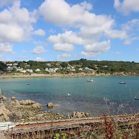 Holiday home Headland 17 *
