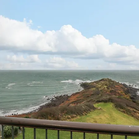 Holiday home Headland 17 *