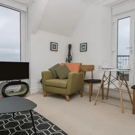 Holiday home Headland 17 *